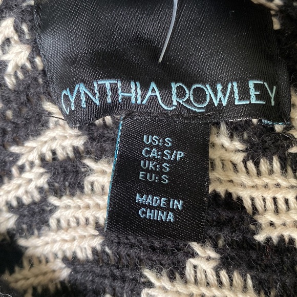 Cynthia Rowley Aztec Poncho Sweater - Picture 4 of 5